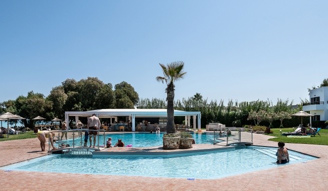 Geraniotis Beach recenze