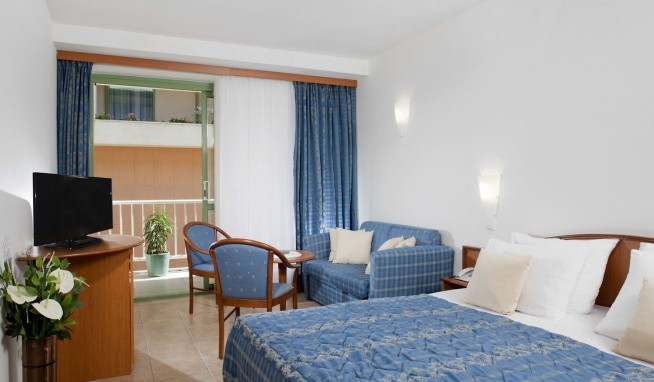 Bluesun Hotel Marina recenze