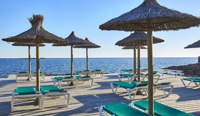 Universal Romantica recenzie