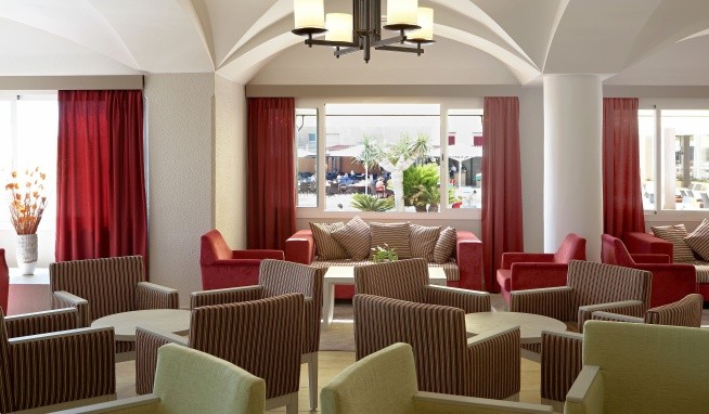 Universal Romantica recenze