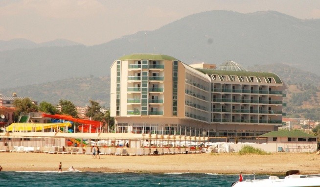 Hedef Beach Resort & Spa recenzie
