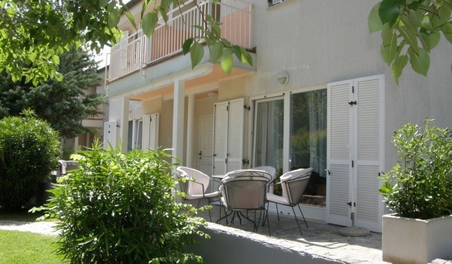 Villen Corinthia-Baska opinie