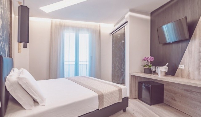 Cesare Augustus recenze