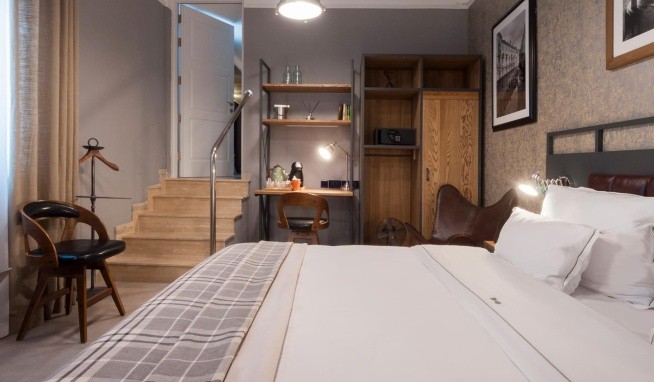 The Saint John A Boutique recenzie