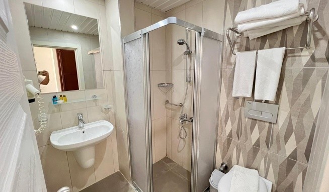 Kleopatra Ada recenze