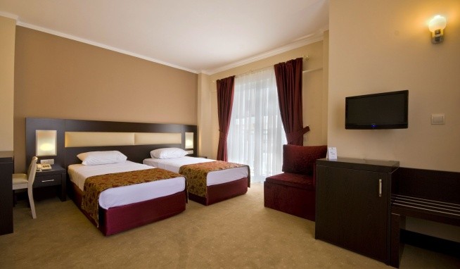 MG White Lilyum recenzie