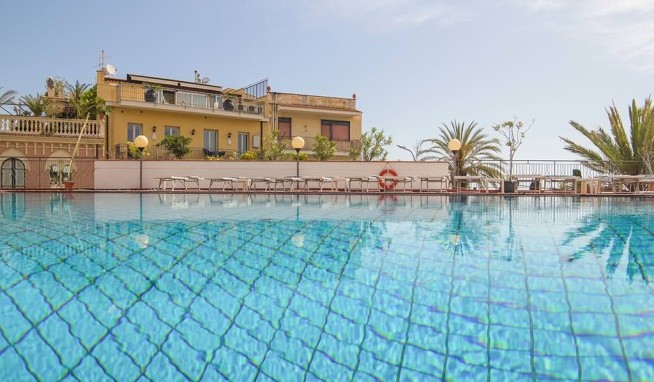 Villa Esperia recenzie