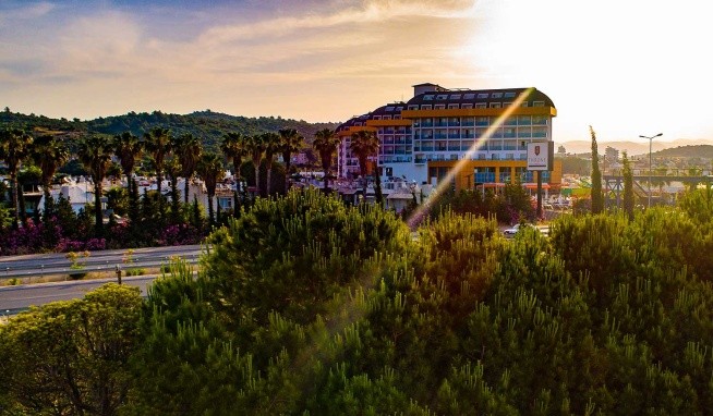 Throne Beach Resort & Spa opinie