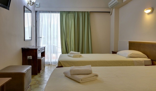 Calamos Beach recenze