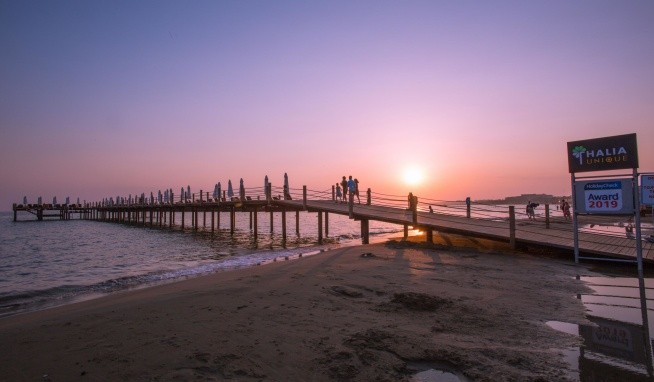 Thalia Unique Beach Resort Hotel recenzie