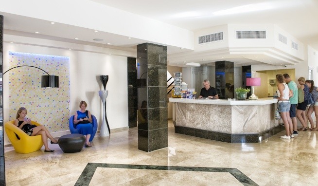 Hoteles & Apartamentos La Santa Maria recenze