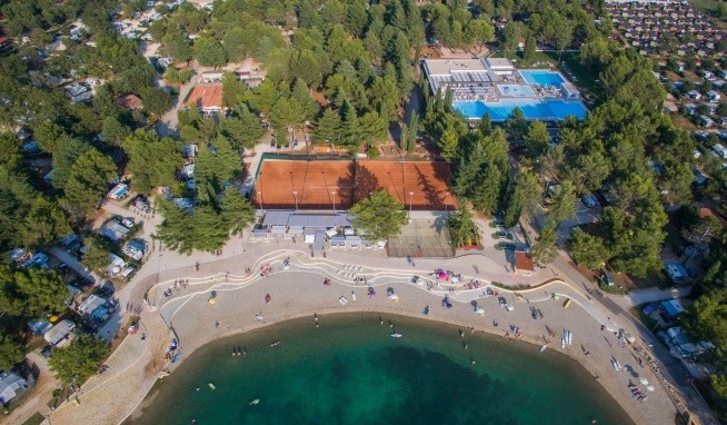 Camp Valkanela recenze