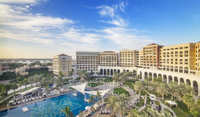 Ritz Carlton Abu Dhabi Grand Canal recenze