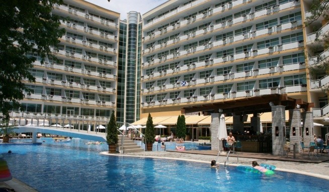 Grand Nirvana (ex. Grand Hotel Oasis) recenze