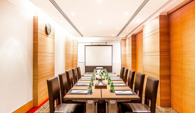 Ramada Sharjah recenze