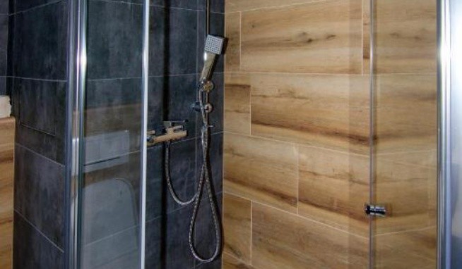 Depandance Srní recenze