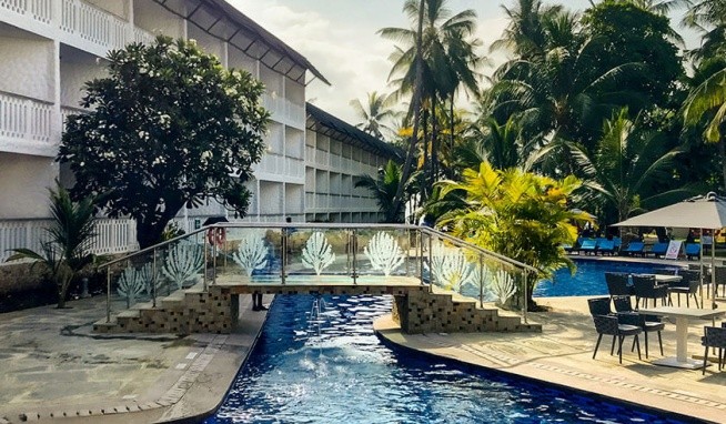 Travellers Beach Hotel & Club recenze