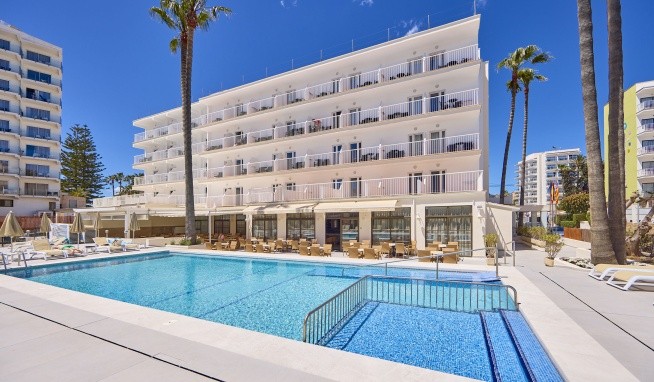 Universal Bikini recenze