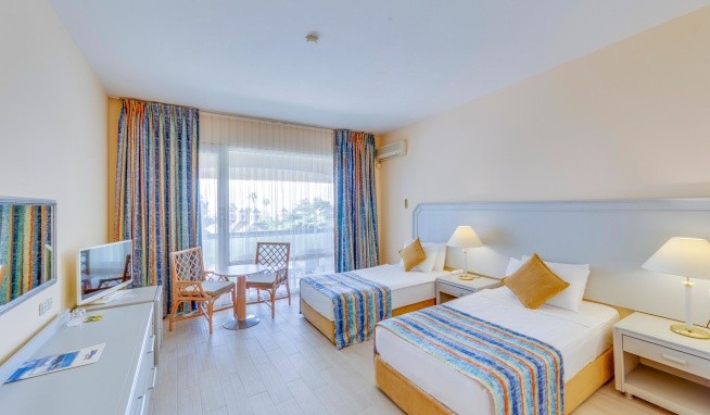 The Grand Blue Sky International recenze