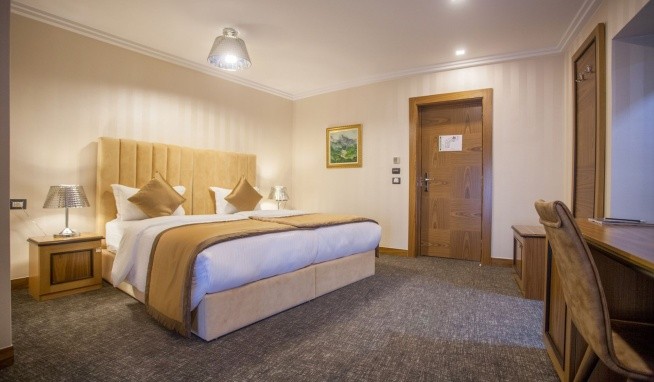 Colosseo (Tirana) recenze