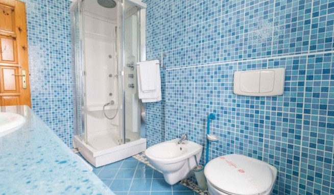 Calabrisella recenze