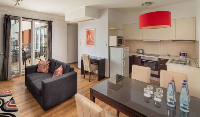 Escala Hotel & Suites recenze