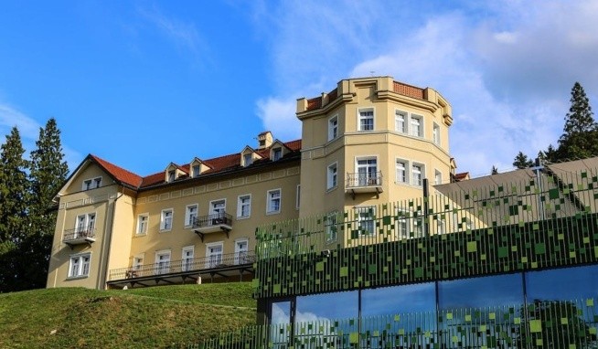 Sofijin Dvor recenze