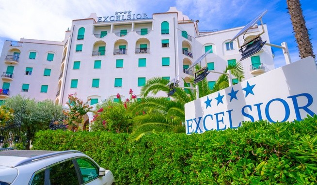 Grand Excelsior recenze