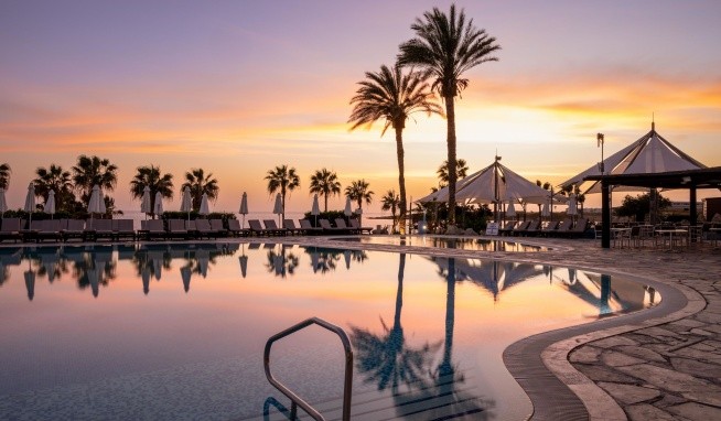 Coral Beach Hotel & Resort recenze