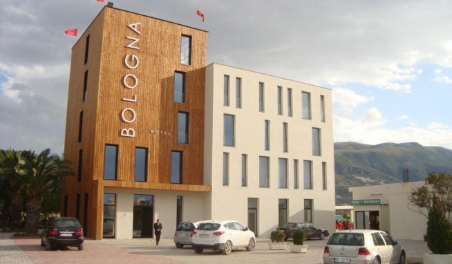 Bologna recenze