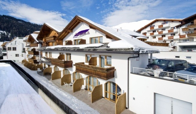 Amadeus - Micheluzzi recenzie