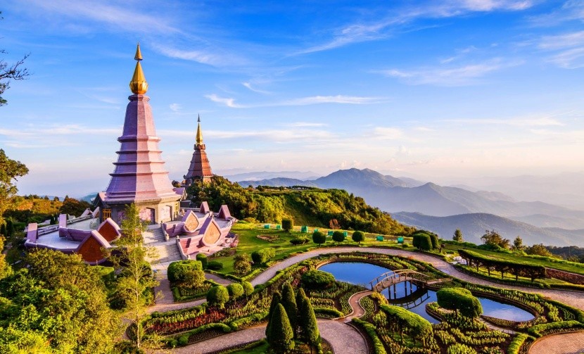 Thaiföld  Chiang Mai templom tó 