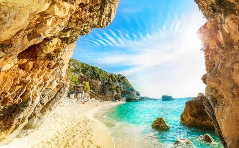 Görögország Korfu homok sziklák tenger 