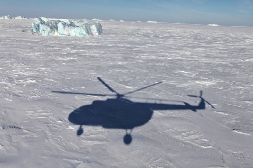 Vrtuľníkom na severný pól