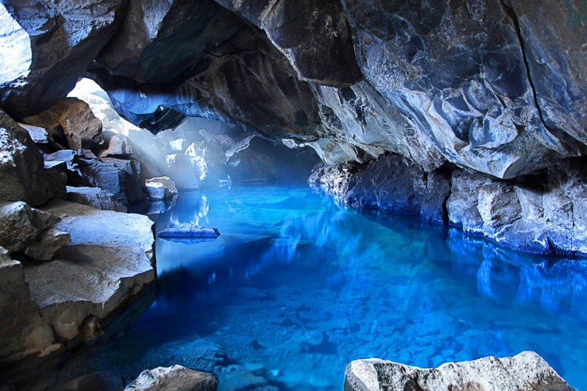 Grjótagjá-barlang Izland 