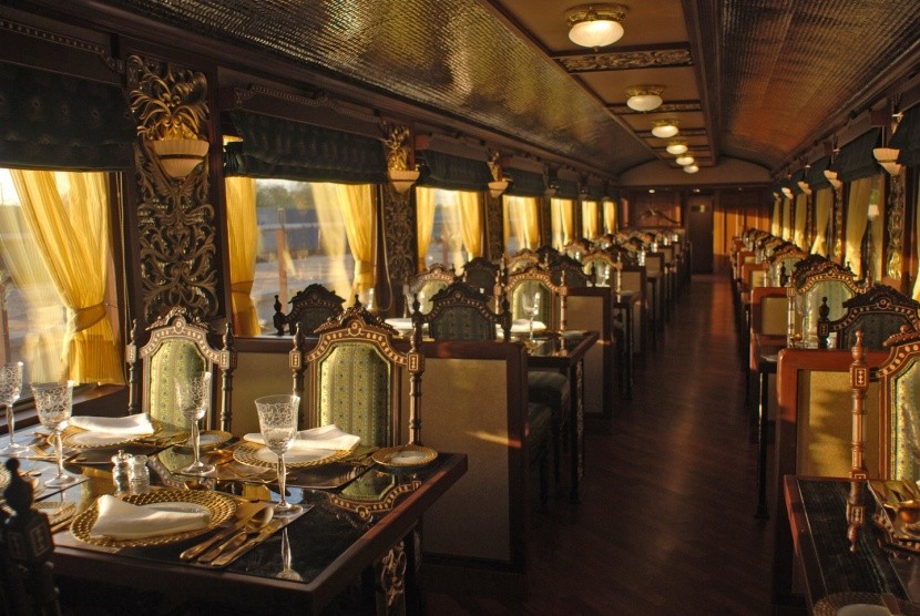Maharadzsa Expressz étterek teríték vonat