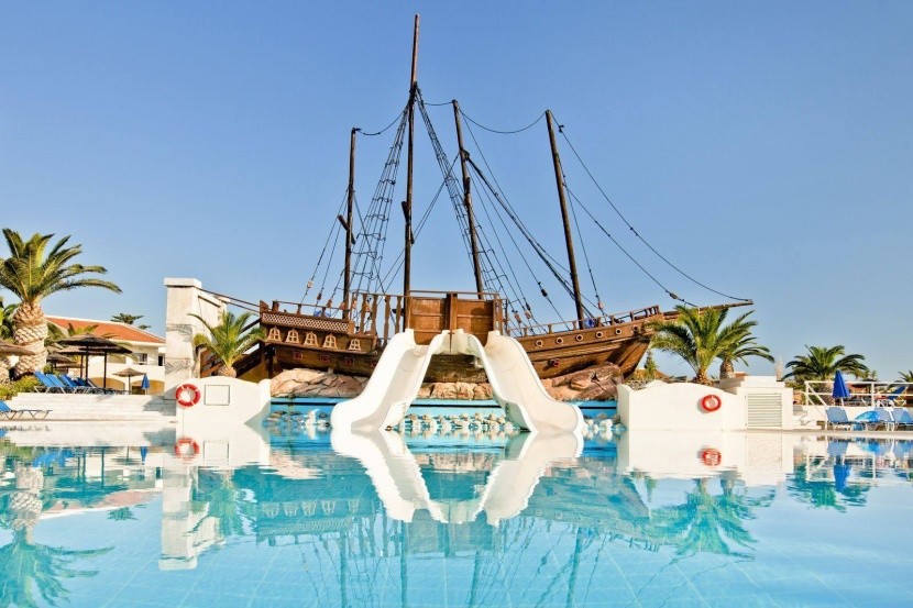 Kipriotis Village - pirátska loď