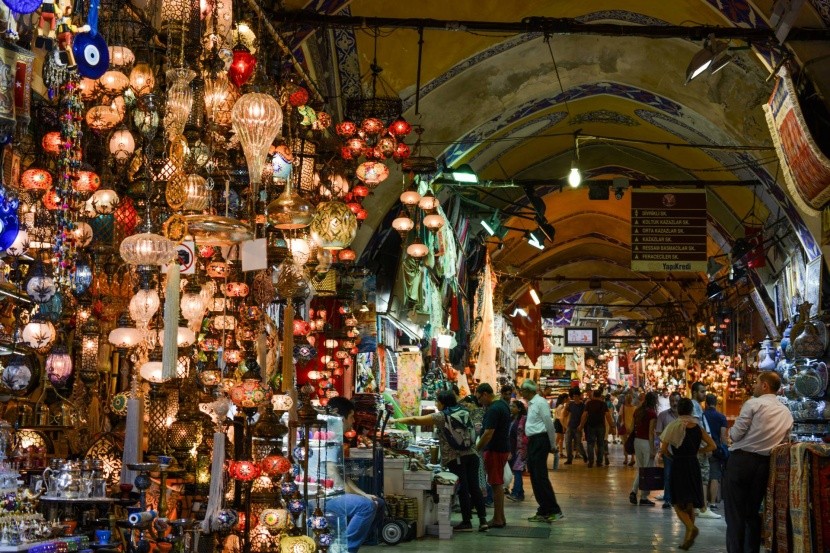 Nagy Bazár Isztambul piac fények 