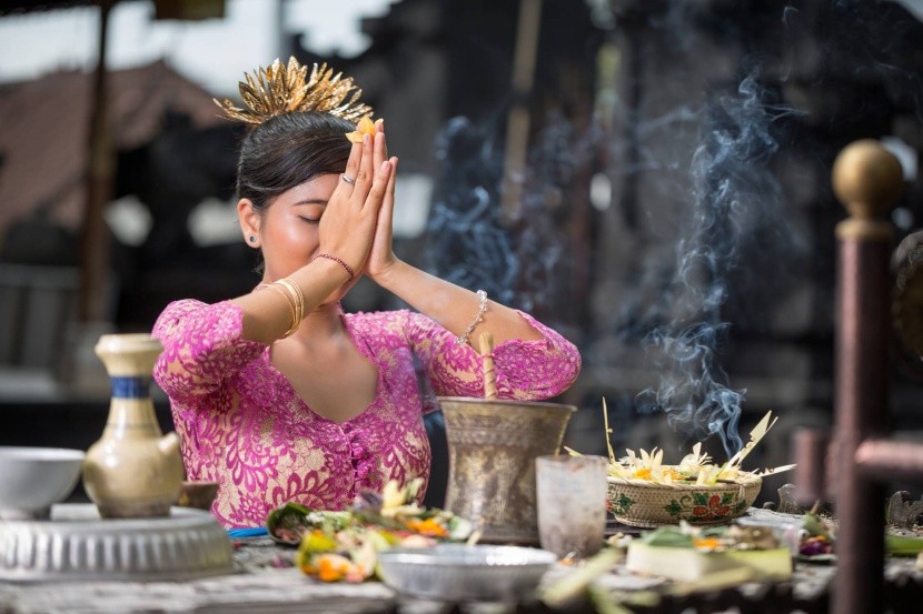 Vallás és tradíciók Balin