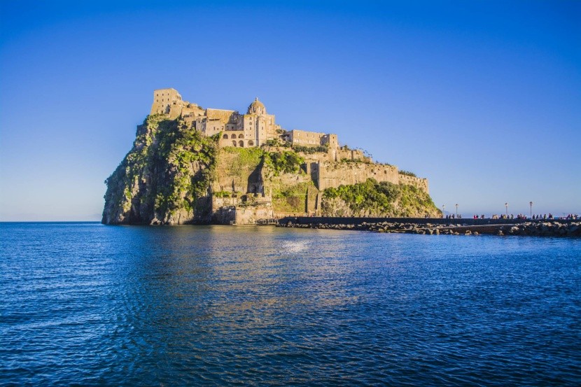 Aragonský hrad na ostrově Ischia