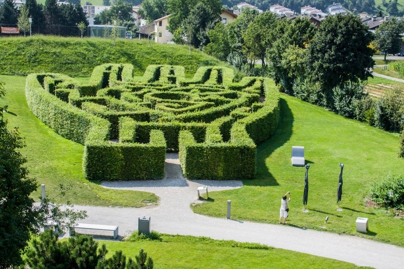 Labirintus a kertben