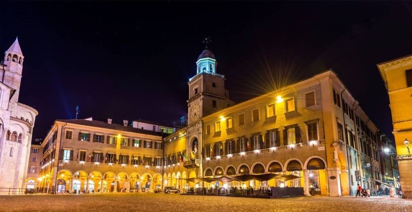 Palazzo Comunale - radnice v Modeně