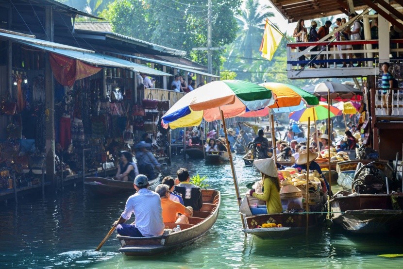 Plávajúce trhy v Bangkoku