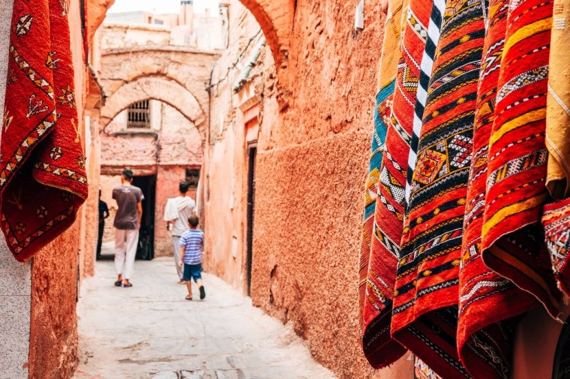 Ulička v Marrakéši