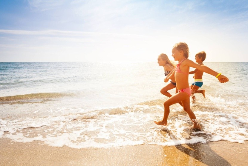 Slunečné pobřeží je ideální pro děti