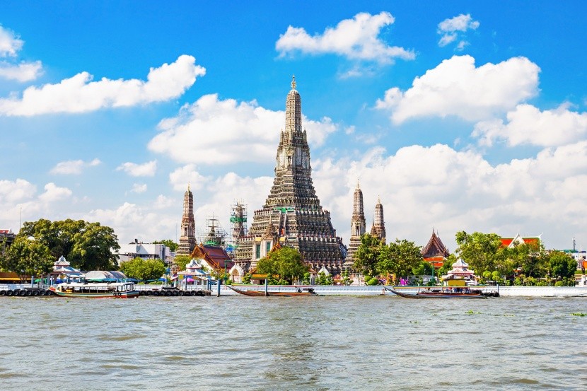 Wat Arun v Bangkoku