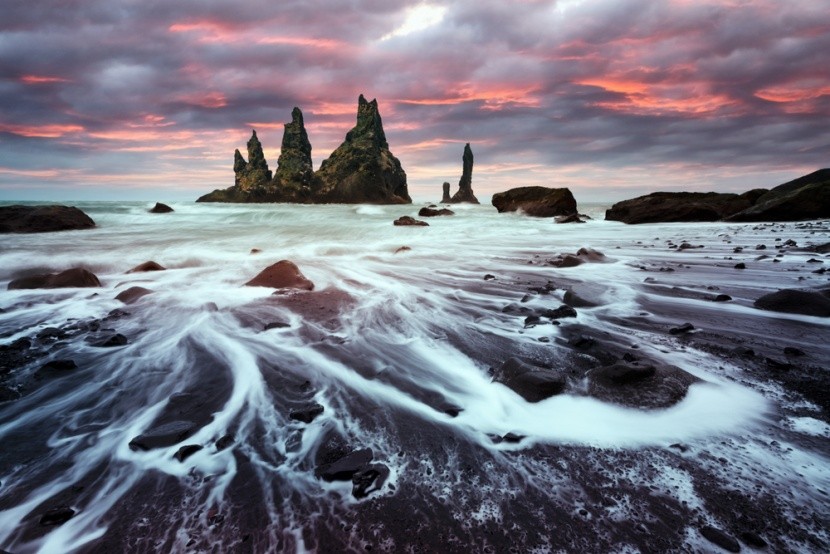 Skalní jehly Reynisdrangar, Island