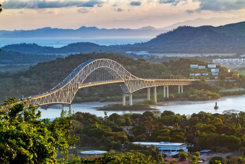 Most Bridge of The Americas v Panamě