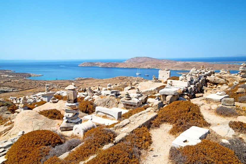 Grécky ostrov Délos v Egejskom mori