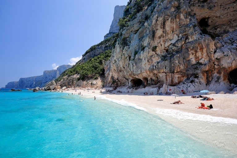 Plaża Cala di Gabbiani, Sardynia